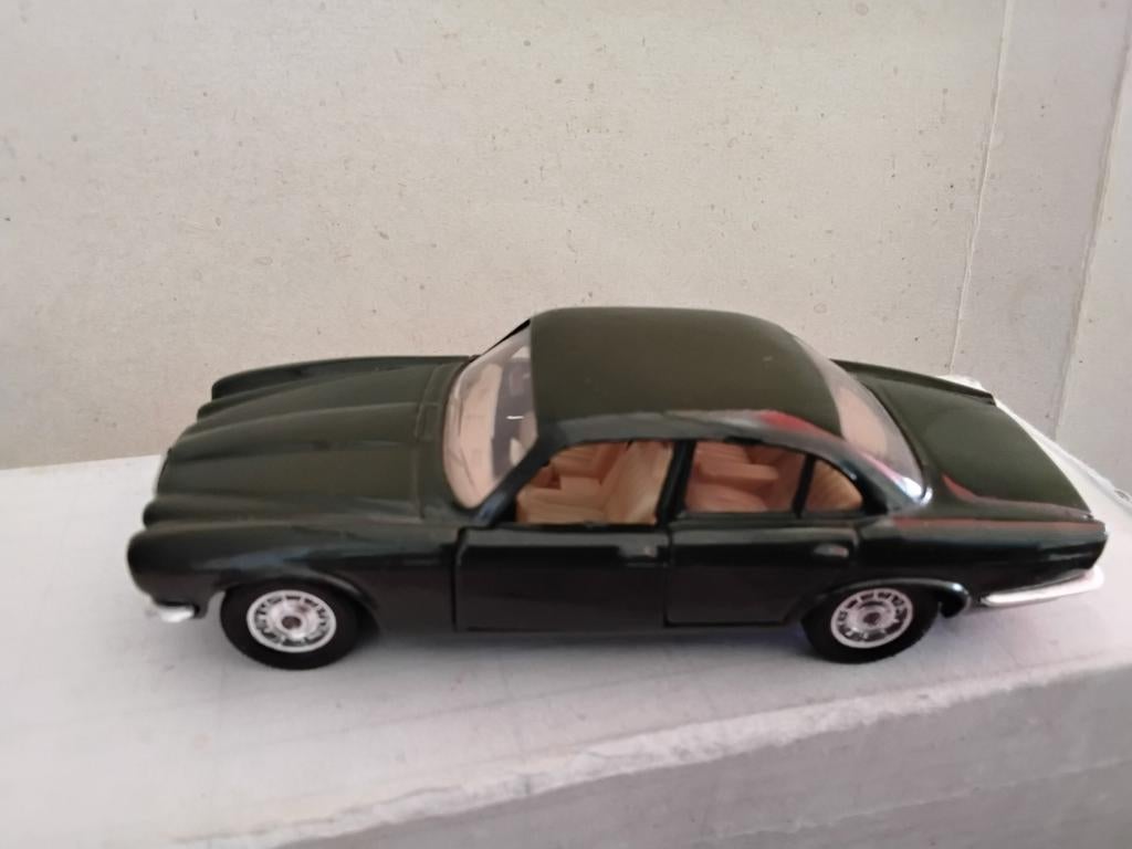 SOLIDO  JAGUAR   XJ   12    SCHAAL  1 :  43, Ophalen of Verzenden, Zo goed als nieuw, Auto, Solido