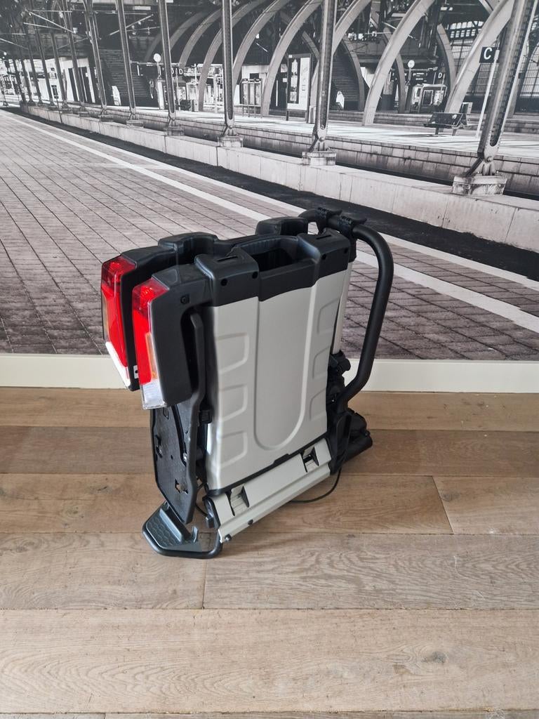 Thule Easyfold XT2 933 Opklapbare Drager voor 2 E-Bikes, Ophalen, Elektrische fiets, Zo goed als nieuw, 2 fietsen