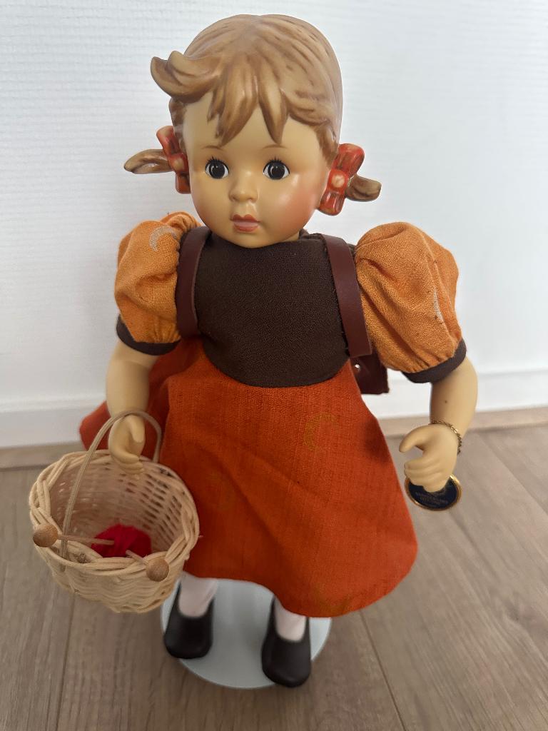 School girl Hummel pop, Goebel, Verzamelen, Ophalen, Zo goed als nieuw, Pop