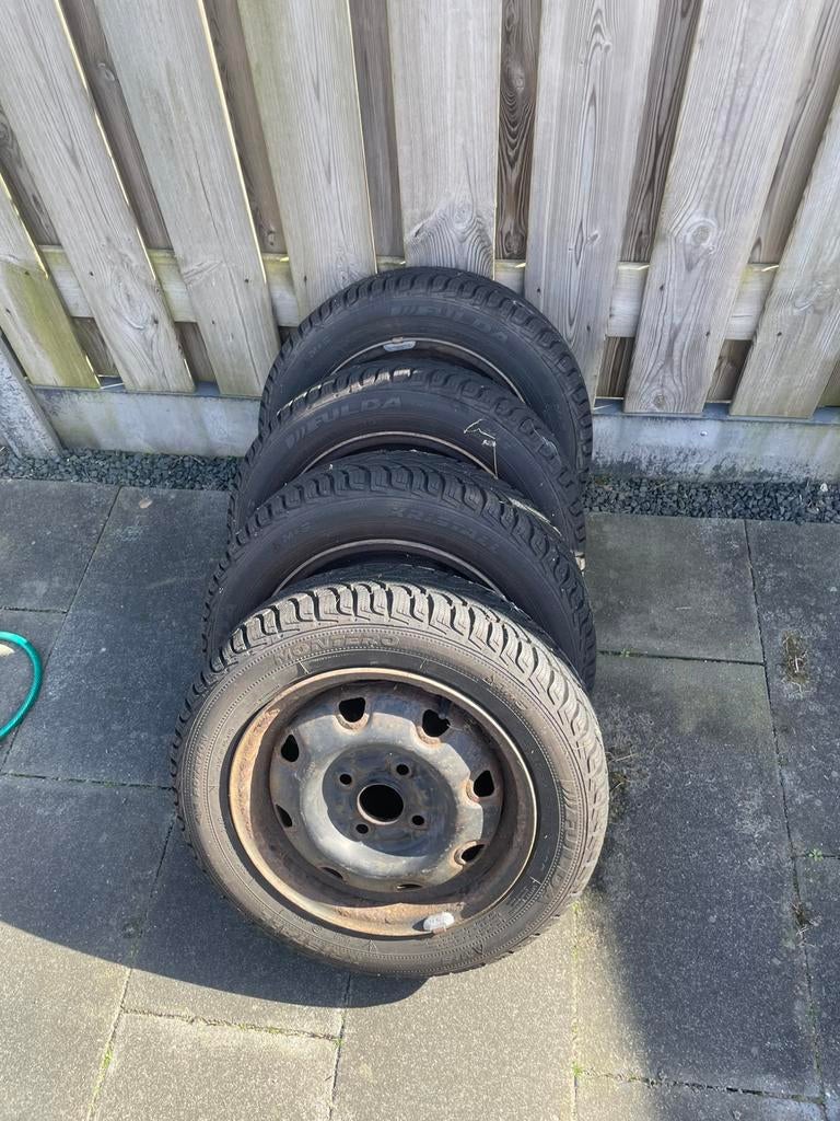 Suzuki Winterbanden 155/65 R13 op Stalen Velgen – M+S - Goed, Ophalen of Verzenden, Zo goed als nieuw