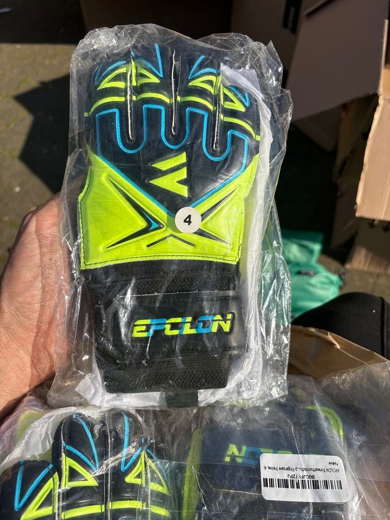 EPCILON keepershandschoenen maat 4, Sport en Fitness, Voetbal, Ophalen of Verzenden, Nieuw, Handschoenen