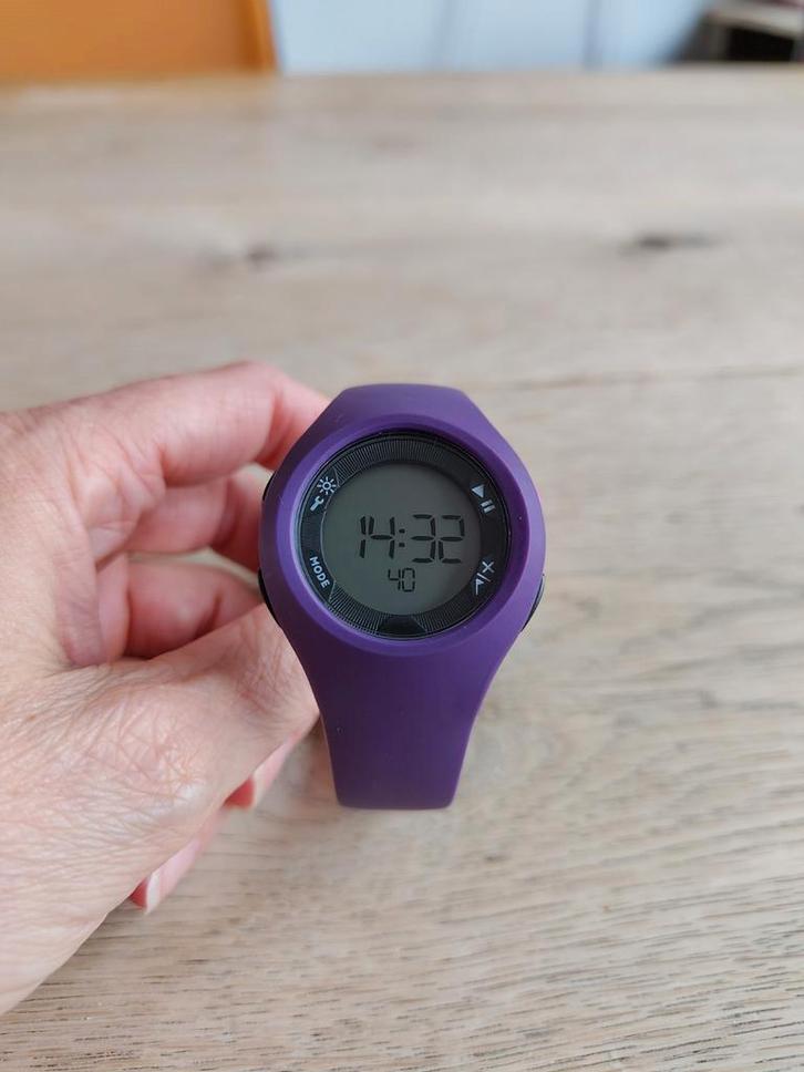 Decathlon W200 horloge maat S, Sieraden, Tassen en Uiterlijk, Sporthorloges, Android, Zwart, Ophalen of Verzenden