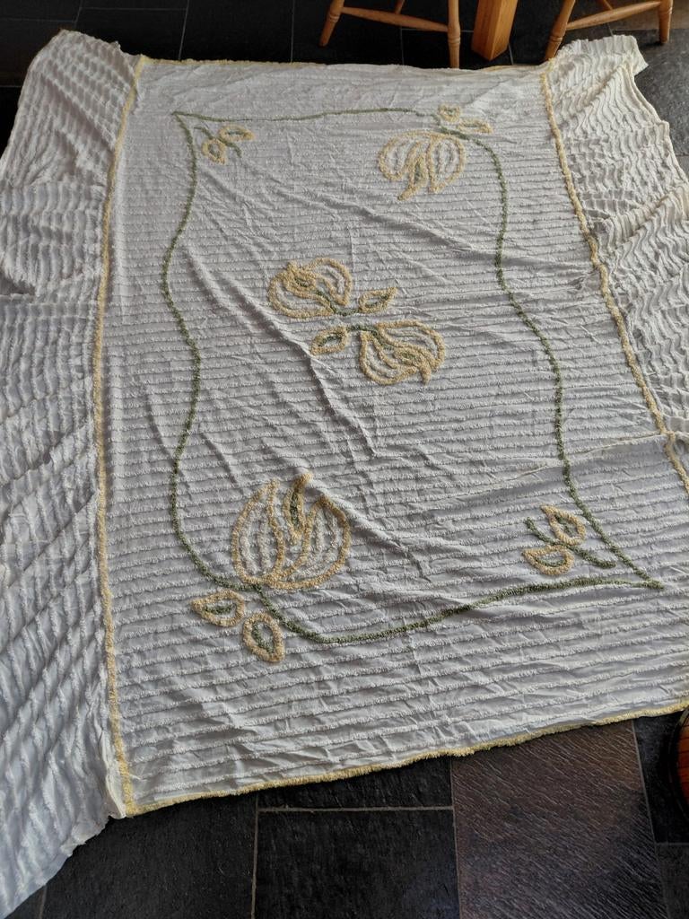 te koop  een bed sprei  lengte 220 cm  breedte 205 cm, Ophalen of Verzenden