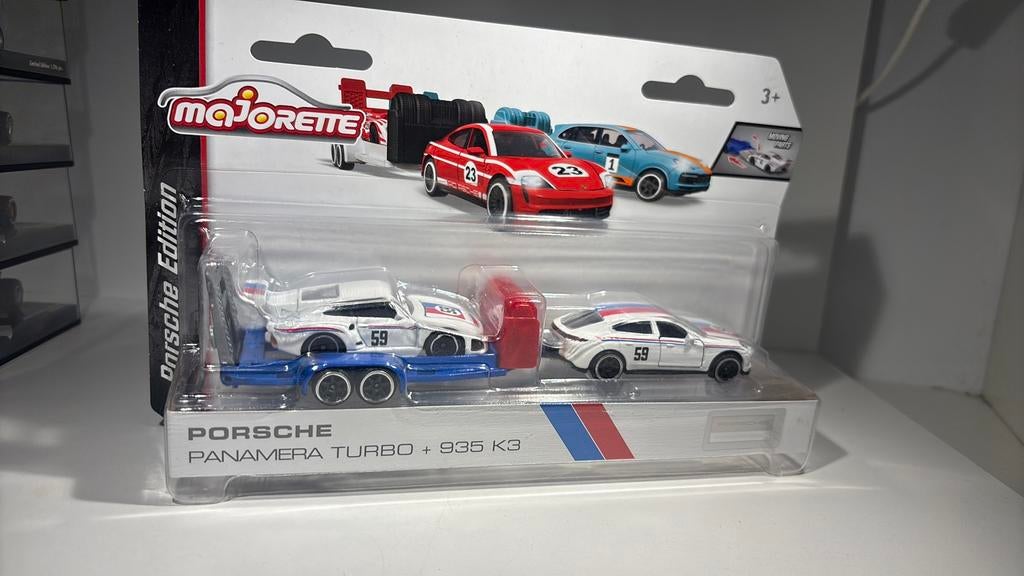 Porsche panamera turbo + 935 k3 majorette 1.64