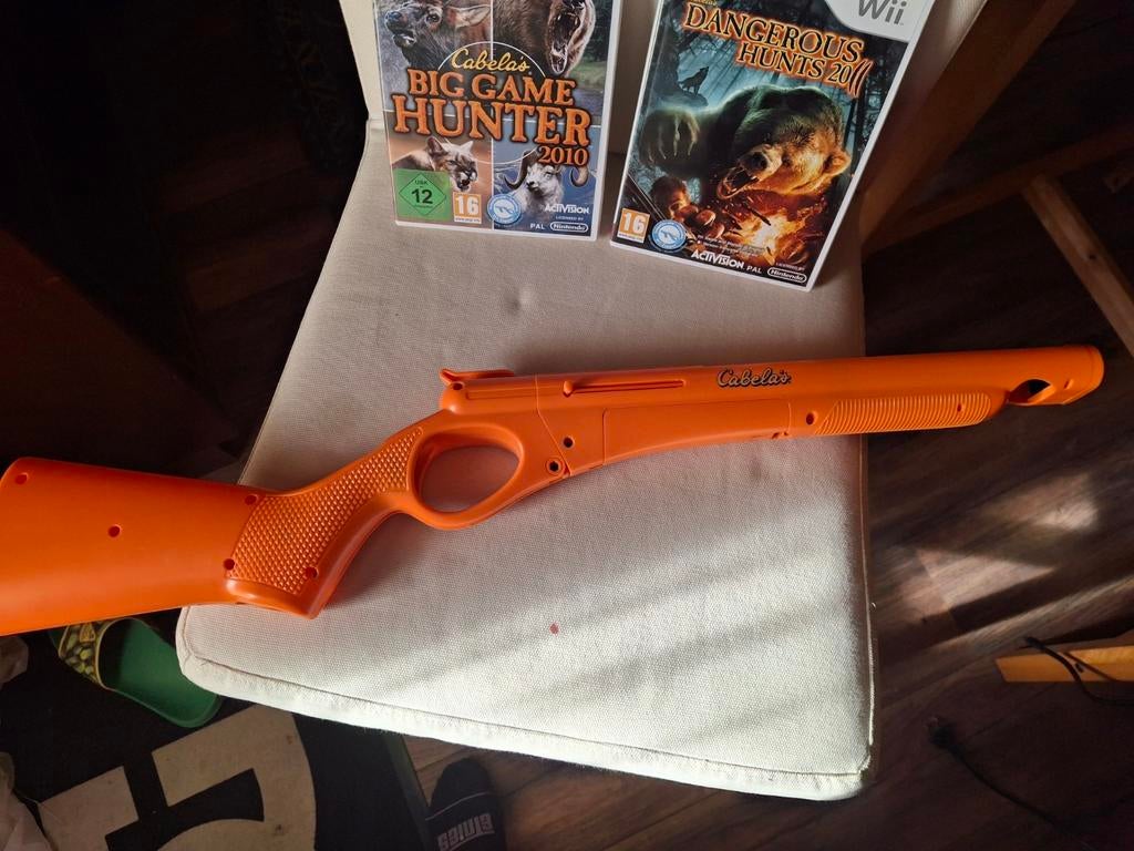 Activision Wii Gun met 2 spellen: Cabela's Big Game Hunter, Spelcomputers en Games, Games | Nintendo Wii, Gebruikt, Shooter, 1 speler
