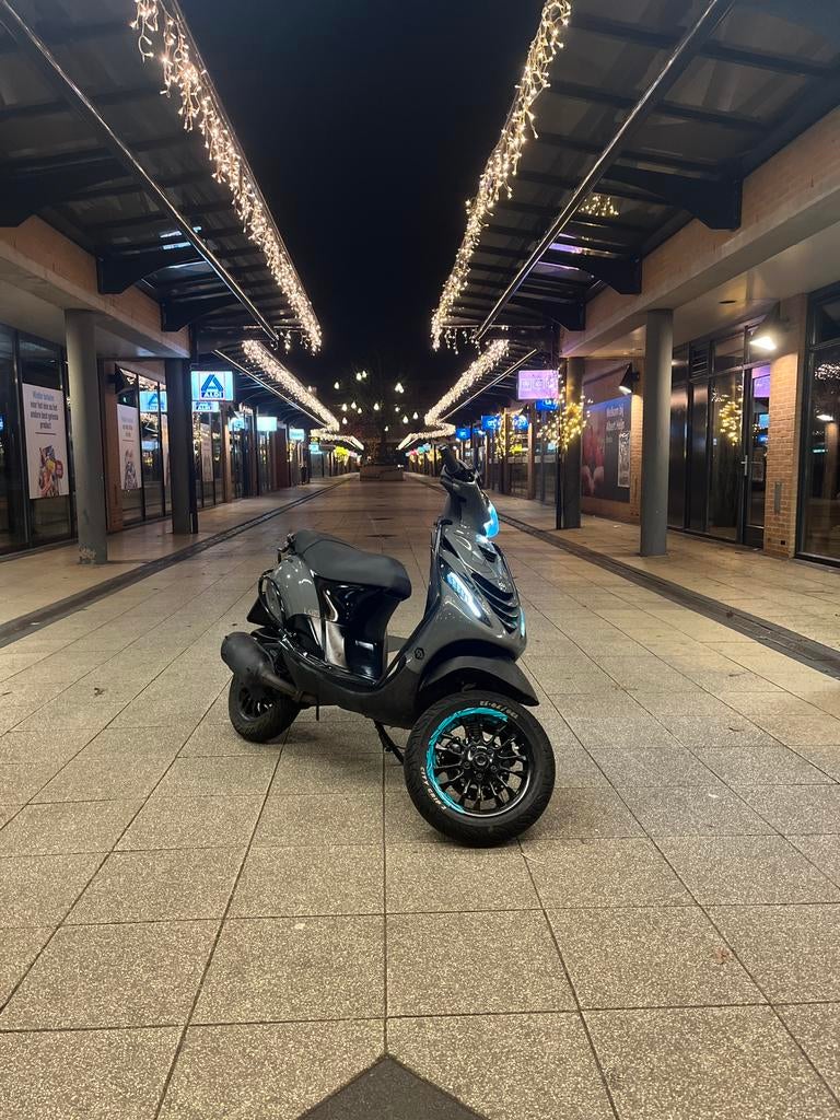 Piaggio zip 125 2t, Fietsen en Brommers, Scooters | Piaggio, Ophalen, Zo goed als nieuw, Tweetakt, Zip