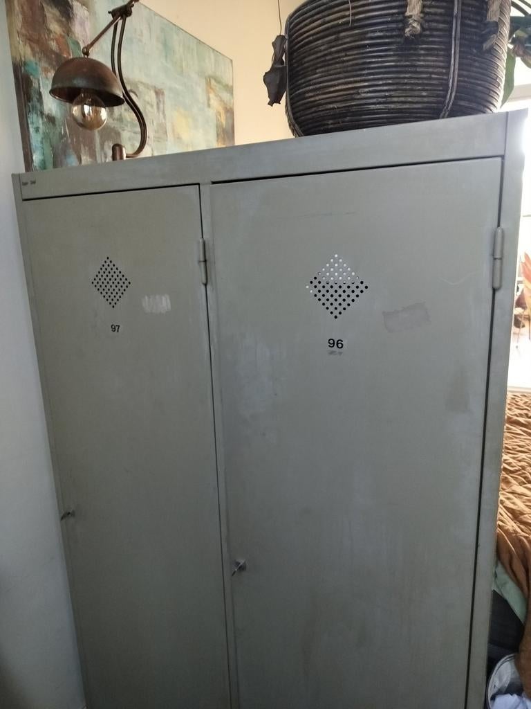 Grijze lockerkast met twee deuren, Ophalen, Gebruikt