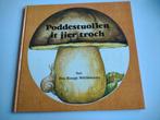 Poddestuollen it jier troch Frysk-   Eva Raupp Schliemann, Ophalen of Verzenden, Nieuw, Overige onderwerpen, Eva Raupp Schliemann