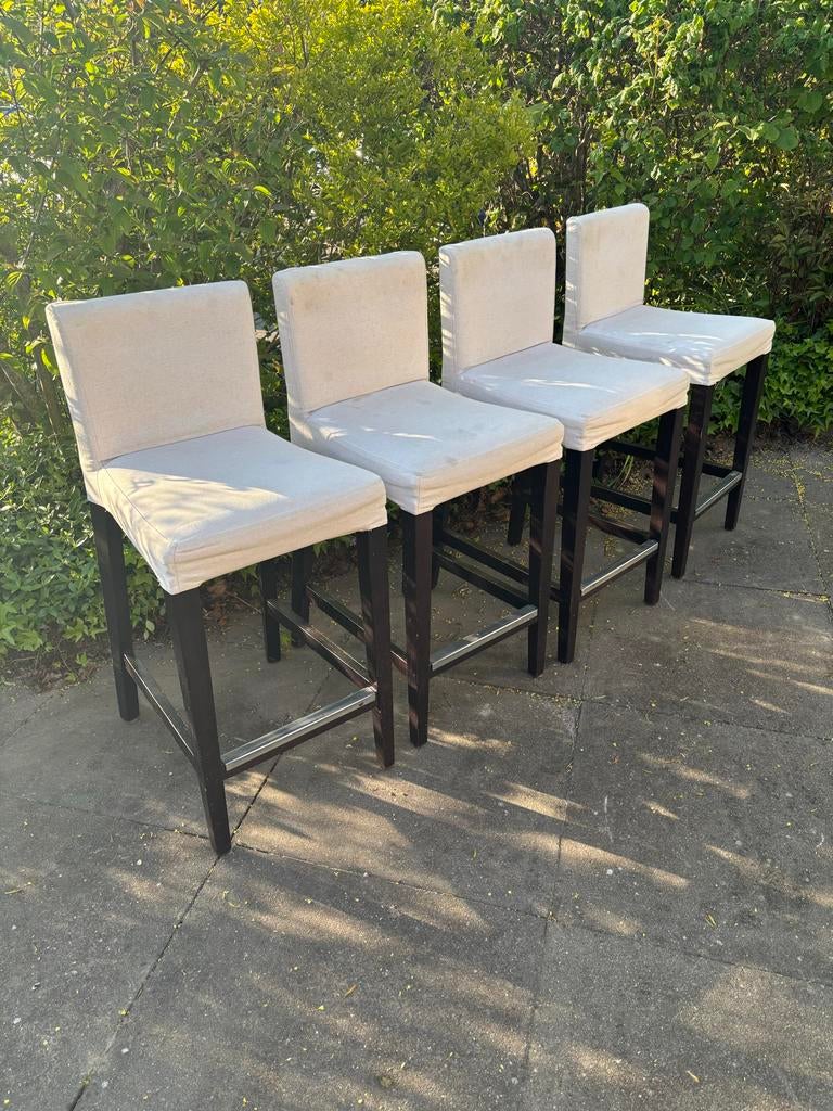 4 IKEA Bergmund barkrukken met rugleuning en losse hoezen, Huis en Inrichting, Barkrukken, Gebruikt, 90 cm of meer, Hout, 4 krukken