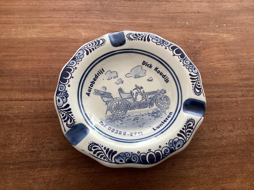 Delfts blauwe asbak met autoafbeelding, Ophalen of Verzenden, Zo goed als nieuw