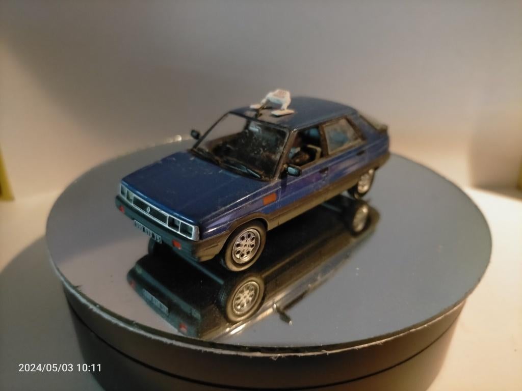 Renault 11 (james bond), Hobby en Vrije tijd, Modelauto's | 1:43, Ophalen of Verzenden, Zo goed als nieuw, Auto, Overige merken