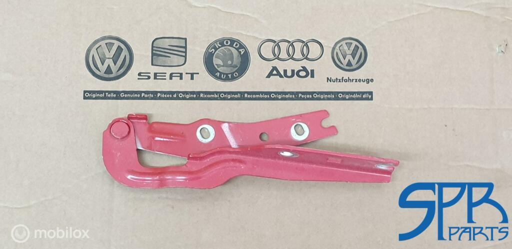 GOLF 7 VII LY3D LINKS Motorkapscharnier SCHARNIER 5G0823301B, Gebruikt, Volkswagen, Ophalen of Verzenden, Volkswagen