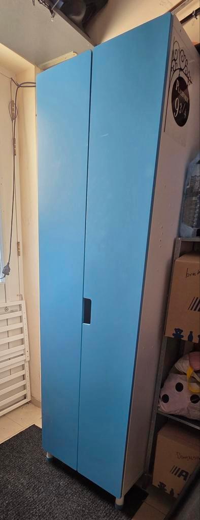 Kleding of voorraad kast ikea stuva met blauwe deuren, Huis en Inrichting, Kasten | Lockerkasten, Zo goed als nieuw, Ophalen