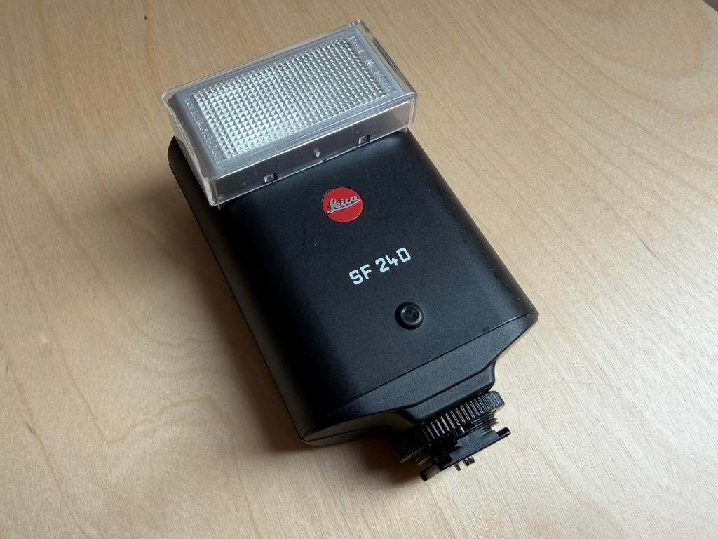 Nieuwstaat Leica SF 24D TTL 14444 Flitser for M6 M7 M8 M9, Ophalen of Verzenden, Zo goed als nieuw