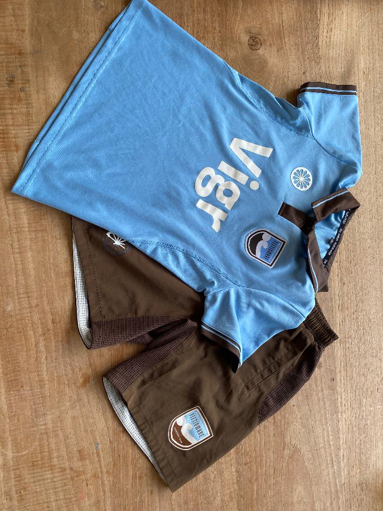 Fletiomare hockey outfit jongen maat 140, Sport en Fitness, Hockey, Ophalen, Gebruikt, Kleding