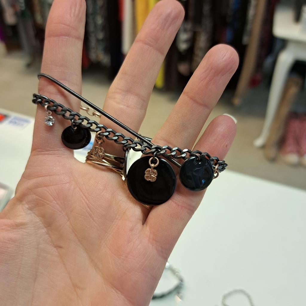 Pilgrim danish design armband met zwarte hangertjes nr 44671, Staal, ., Zwart, Ophalen of Verzenden