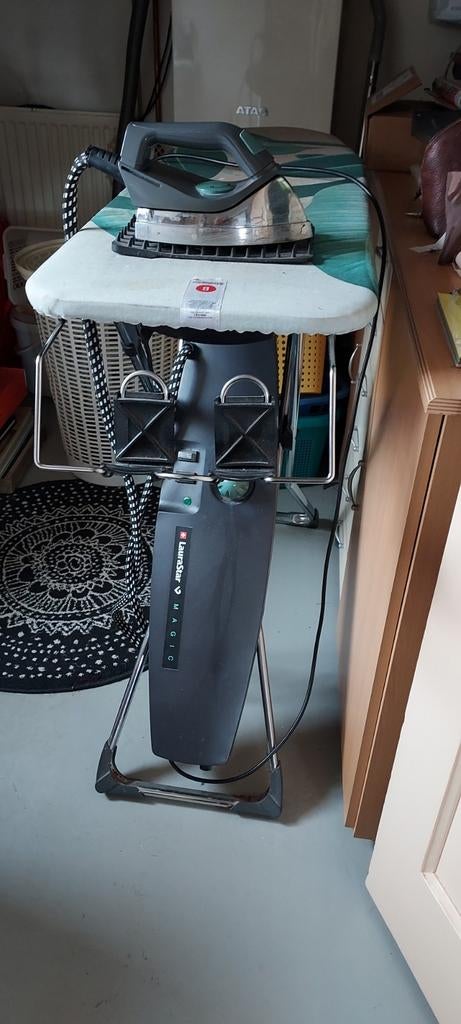 Laurastar Magic Strijksysteem met Actieve Strijkplank, Ophalen, Gebruikt, Strijkijzer met snoer