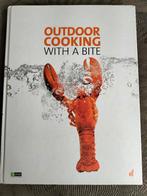 Outdoor cooking with a bite (nederlands kookboek), Ophalen of Verzenden, Zo goed als nieuw, Overige gebieden