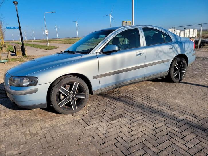 Volvo S60 2.4 170PK 2002 Grijs, Auto's, Volvo, Particulier, S60, Benzine, D, Sedan, Handgeschakeld, Origineel Nederlands, Zilver of Grijs