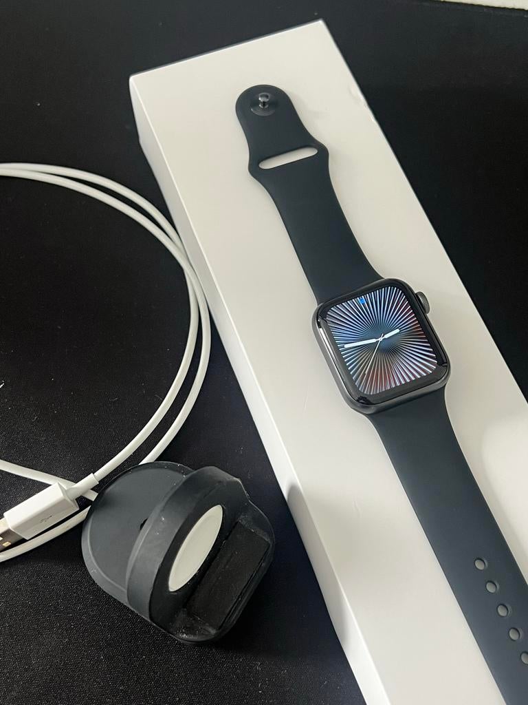 Apple Watch Series 6 - 40mm met doos en lader, Sieraden, Tassen en Uiterlijk, Smartwatches, Gebruikt, Hartslag, Zwart, IOS