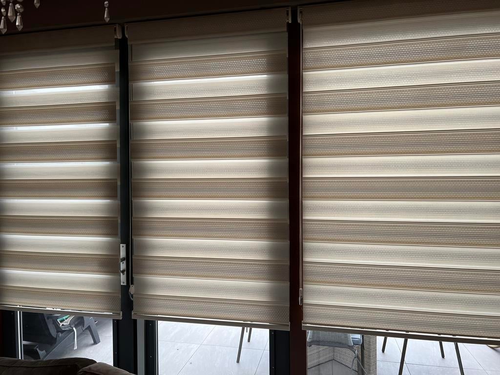 Modern rolgordijnen beige (4 stuks), Huis en Inrichting, Stoffering | Gordijnen en Lamellen, Ophalen of Verzenden, Zo goed als nieuw