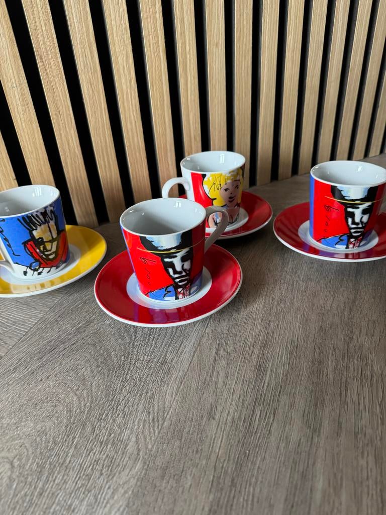 HERMAN BROOD 4 kopjes  met schotels - Kunstzinnig design, Herman brood, Verzenden, Overige stijlen, Kop(pen) en/of Schotel(s)