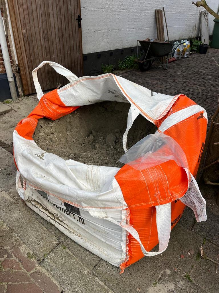 Halve kuub ophoogzand in big back gratis af te halen, Tuin en Terras, Zand, Ophalen, Gebruikt, Ophoogzand