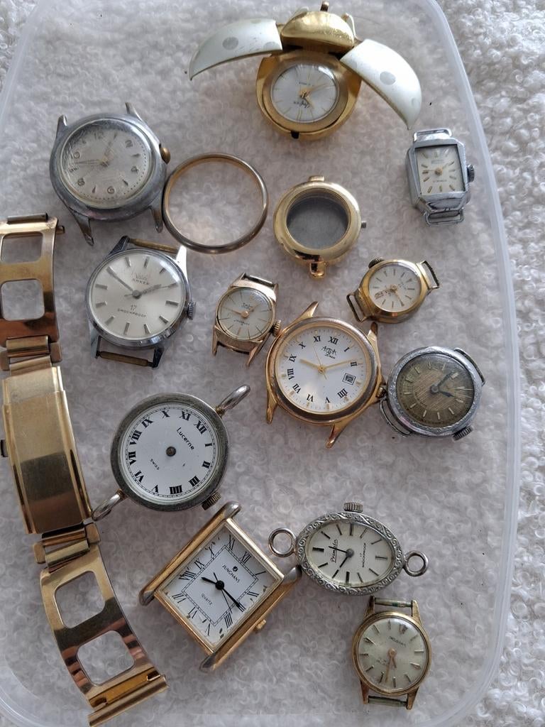 Uit boedelruiming .klokjes in 1 koop, Ophalen of Verzenden, Overige materialen