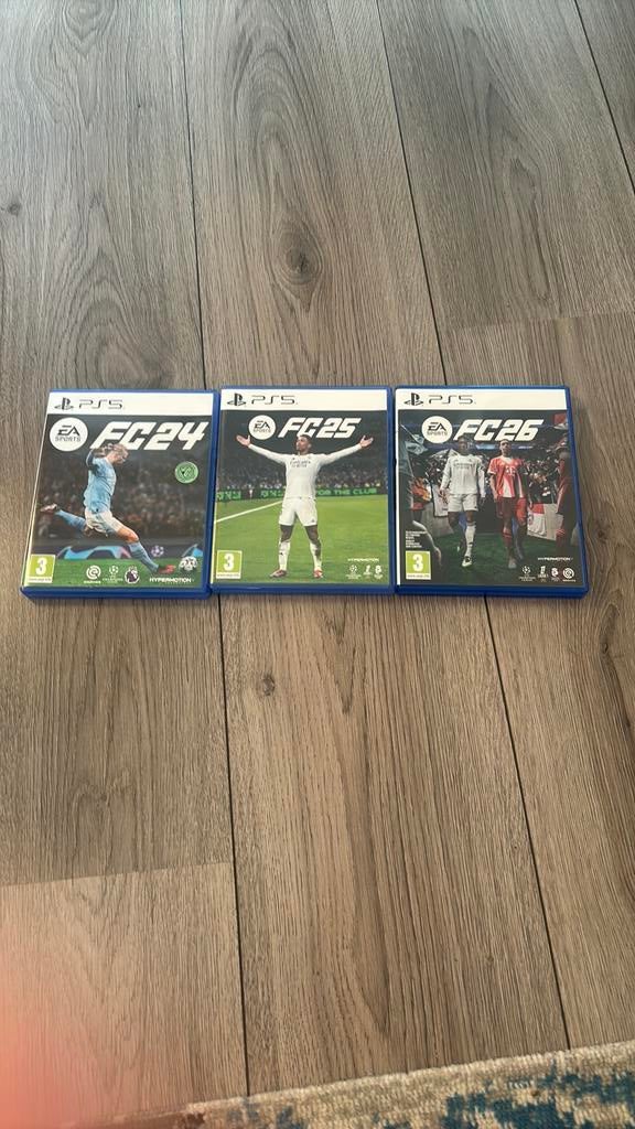 Fc 24 25 en 26 ps5, Ophalen of Verzenden, Zo goed als nieuw, 1 bandje