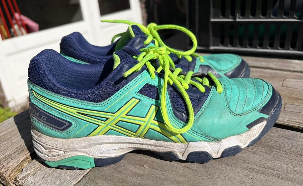 Hockeyschoenen Asics maat 39,5, Ophalen, Gebruikt, Schoenen