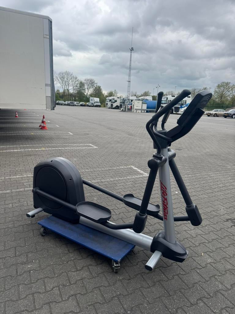 Life fitness crosstrainer, Sport en Fitness, Fitnessmaterialen, Ophalen, Gebruikt, Overige typen