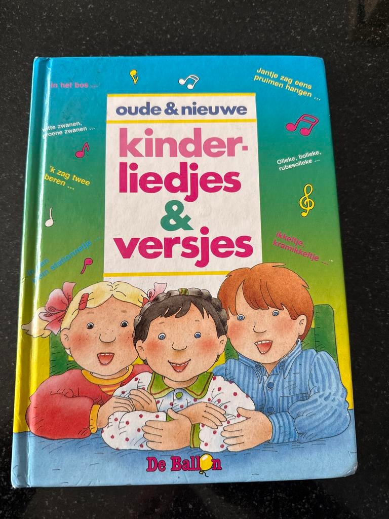Oude & nieuwe kinderliedjes en versjes, Ophalen of Verzenden, Zo goed als nieuw