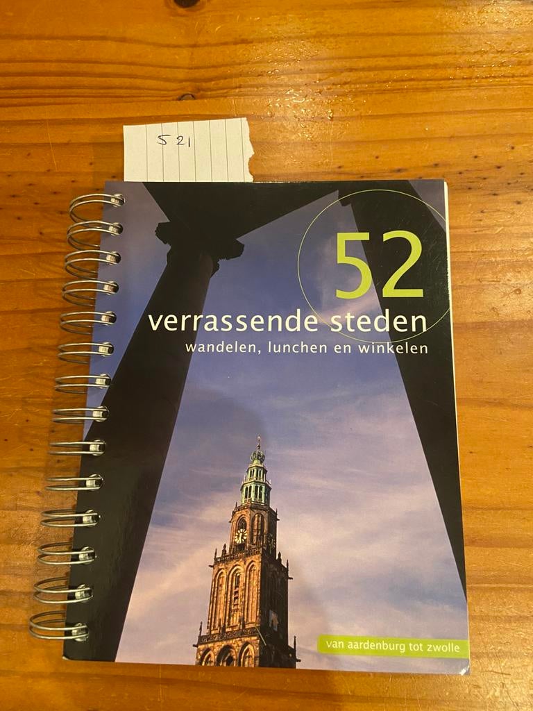 52 verrassende steden Ellie Brik, Overige merken, Ophalen of Verzenden, Zo goed als nieuw, Reisgids of -boek