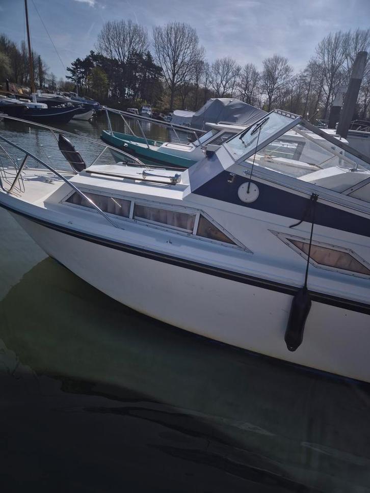 Snelle Motorboot Fairline Holiday MK3, Watersport en Boten, Speedboten, 6 meter of meer, Benzine, 120 tot 200 pk, Polyester, Binnenboordmotor