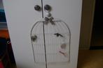 wit metalen wand decoratie van vogelkooi 60hx45br grijze ass, Ophalen of Verzenden, Zo goed als nieuw
