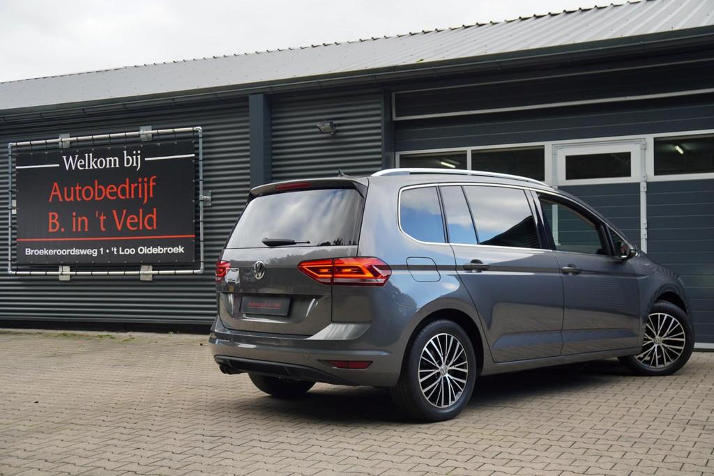 Volkswagen Touran 1.4 TSI | DSG | Highline | 1e EIGENAAR | L, Auto's, Volkswagen, 1378 kg, Gebruikt, Zwart, 4 cilinders