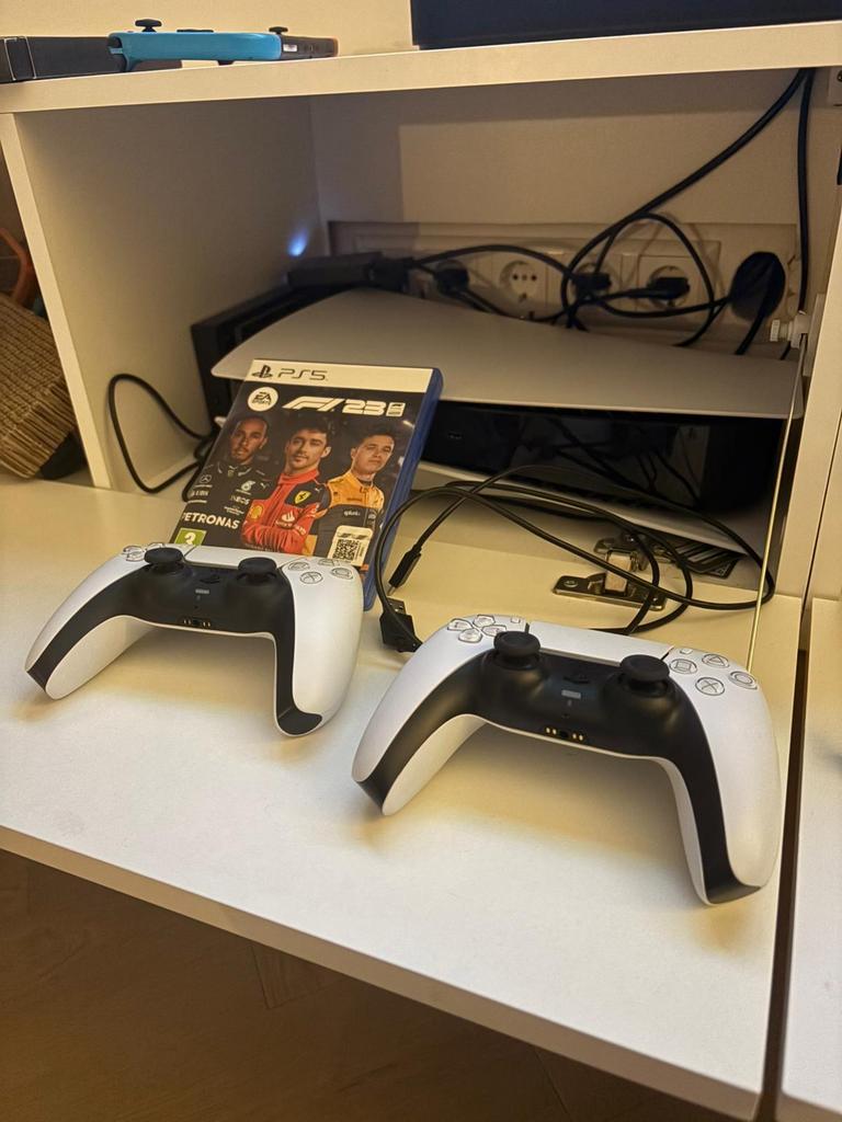 Playstation 5 met 2 controllers en F1 2023, Ophalen, Gebruikt, Playstation 5