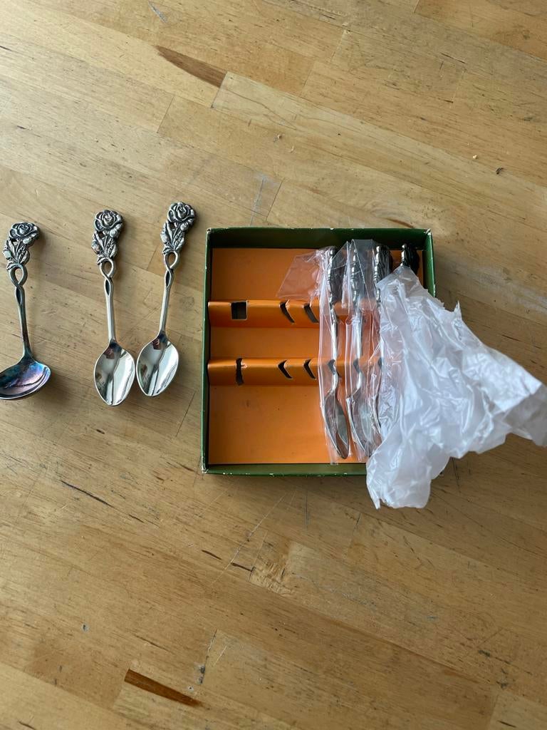 Verzilverde lepeltjes met suikerschepje, Antiek en Kunst, Antiek | Bestek, Ophalen of Verzenden