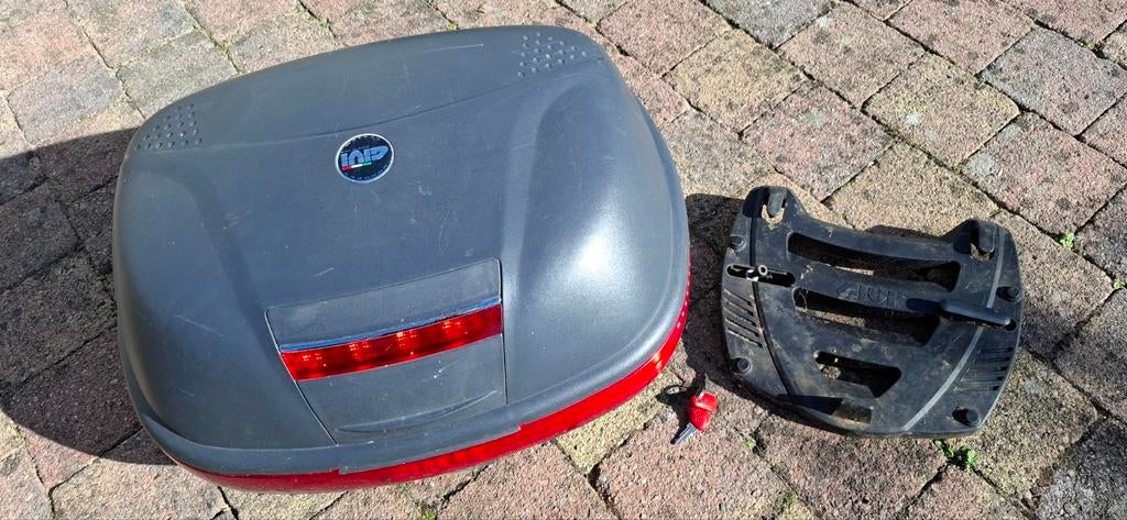 GIVI Topkoffer met montageplaat - Gebruikt, Ophalen, Gebruikt