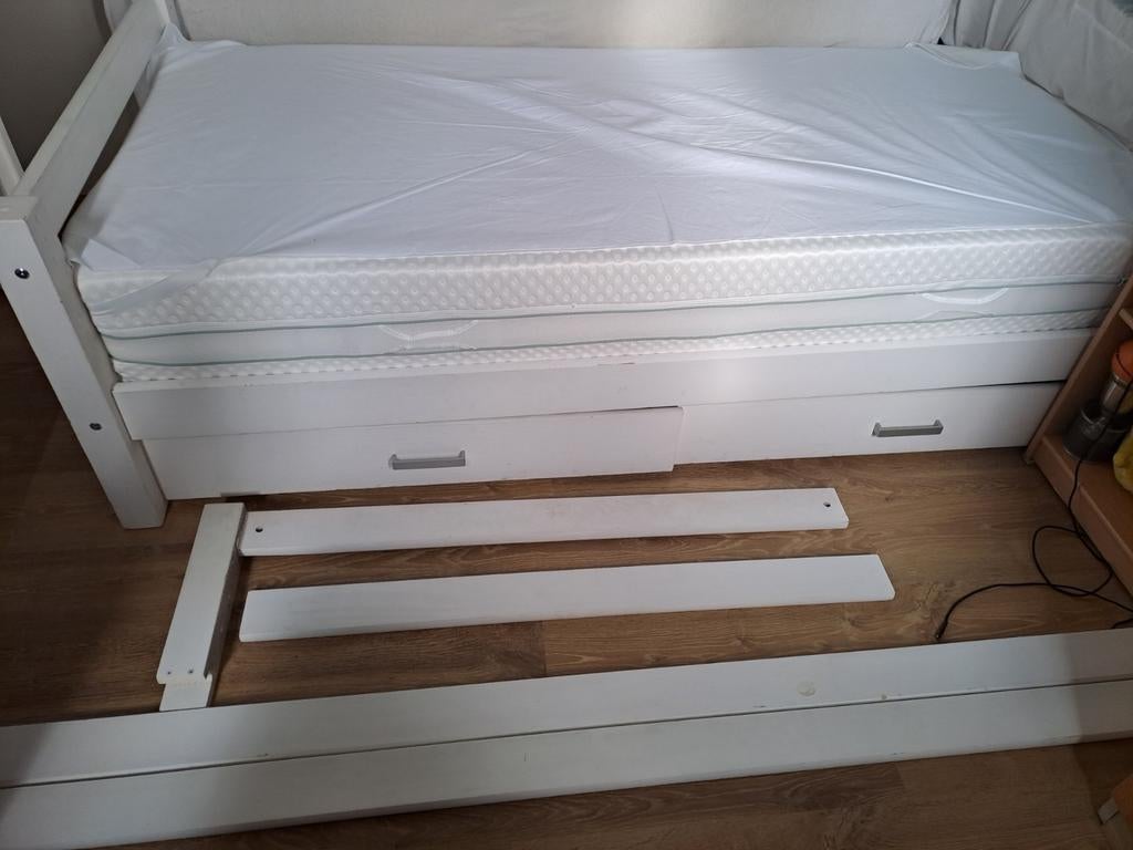 Eenpersoonsbed (Flexa?) met 2 lades, lattenbodem, bedhekjes, Ophalen, Gebruikt, 90 cm, Eenpersoons