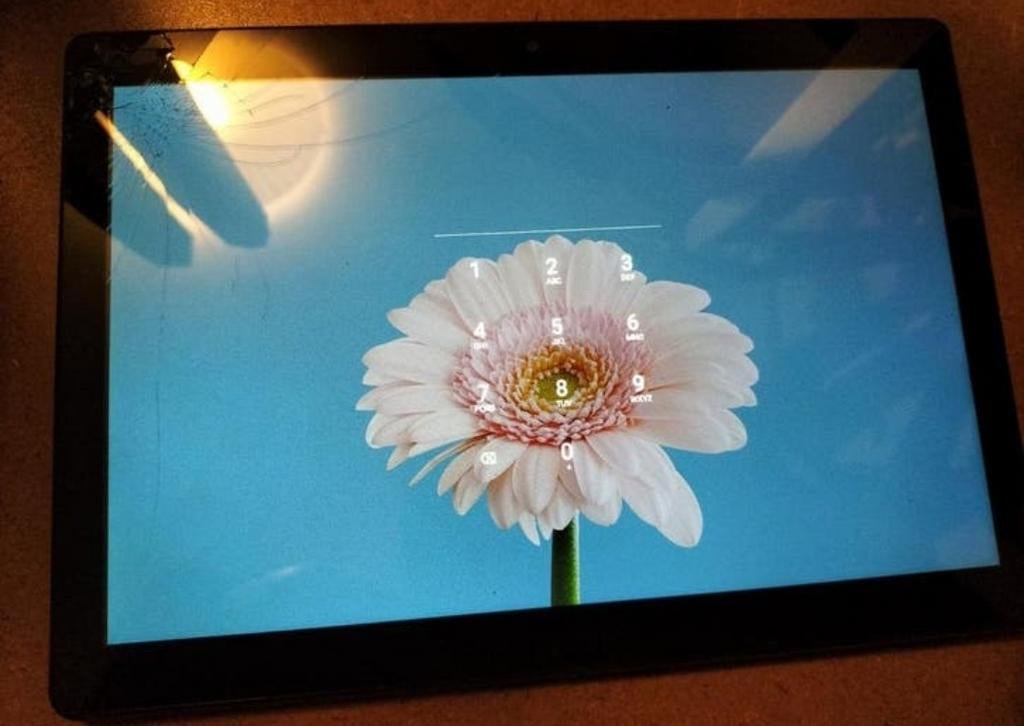 Lenovo Tablet M10+ (werkend, met schermbeschadiging), Computers en Software, Android Tablets, Gebruikt, Ophalen of Verzenden, 16 GB