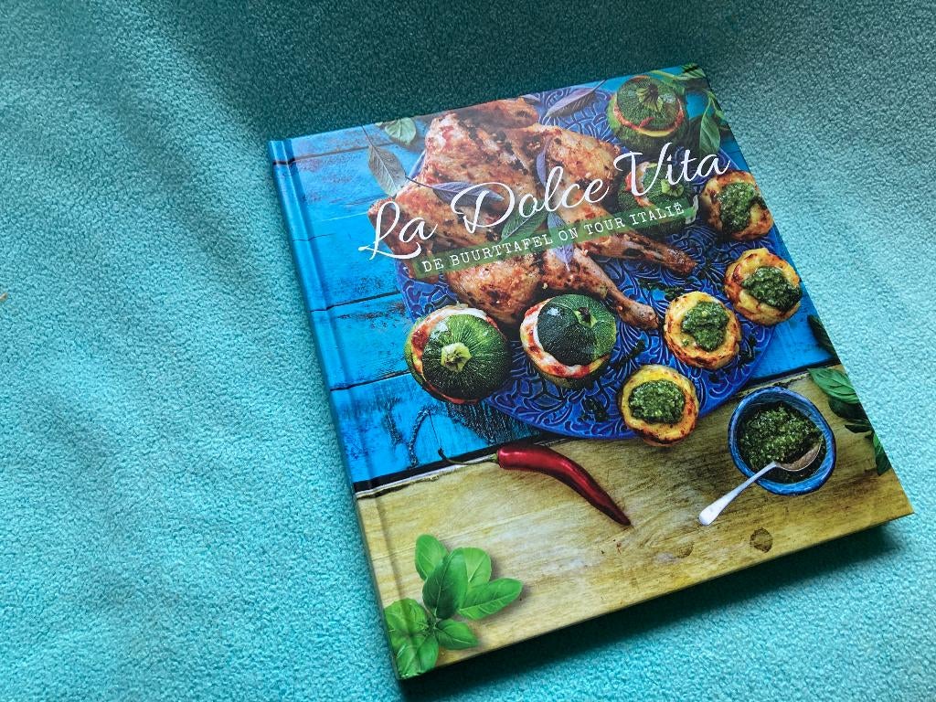 🇮🇹 De buurttafel on tour Italië - La Dolce Vita, Boeken, Kookboeken, Ophalen of Verzenden, Gelezen, Italië