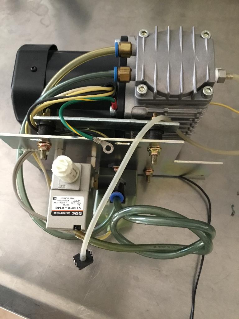 Vacuumpomp, 100 liter of meer, Ophalen of Verzenden, Zo goed als nieuw, Minder dan 200 liter/min
