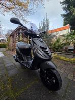 Piaggio Zip 2012 BROM! (Geel kenteken scooter brommer), Fietsen en Brommers, Ophalen, Zo goed als nieuw, Benzine