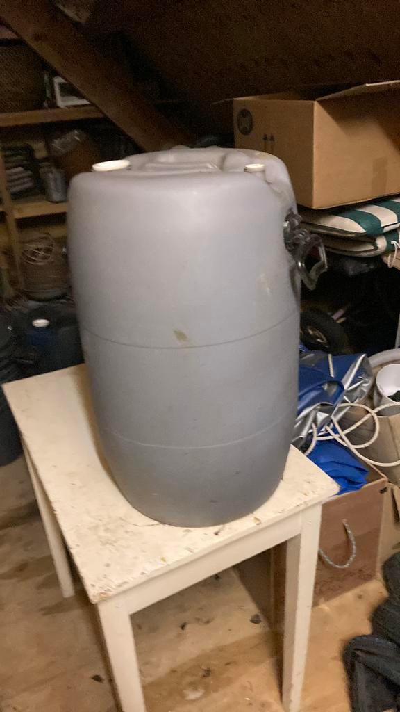 Te koop 60 l vaten, Tuin en Terras, 150 liter of meer, Ophalen of Verzenden, Zo goed als nieuw