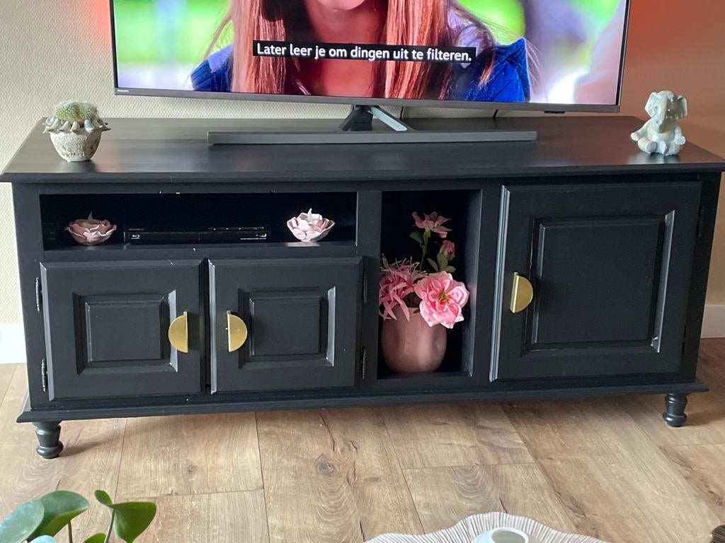 Tv-meubel zwart met gouden handgrepen Gratis, Ophalen, Gebruikt, 100 tot 150 cm, Minder dan 100 cm