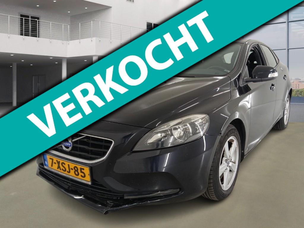 Volvo V40 2.0 D4 R-Design Business EXPORT, Auto's, Volvo, Voorwielaandrijving, Euro 5, Gebruikt, Zwart