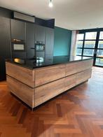 Moderne complete keuken met eiland en inbouwapparatuur, Huis en Inrichting, Ophalen, Zwart, Overige typen, Graniet of Steen