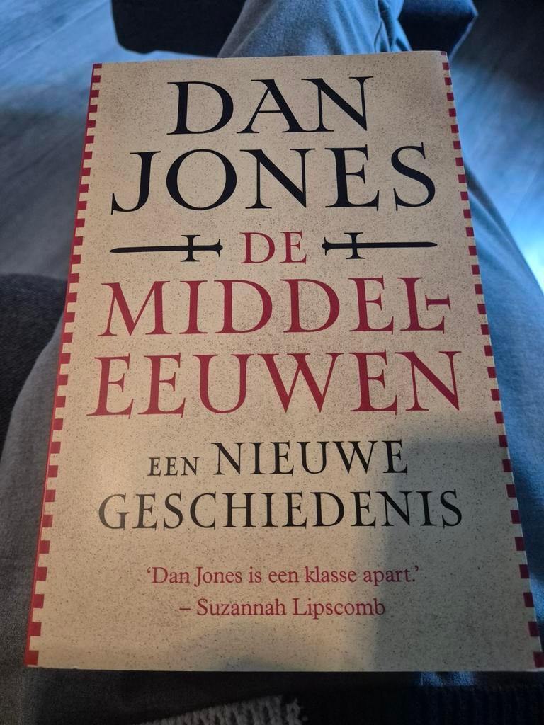 De Middeleeuwen: Een Nieuwe Geschiedenis - Dan Jones, 14e eeuw of eerder, Europa, Ophalen of Verzenden, Zo goed als nieuw