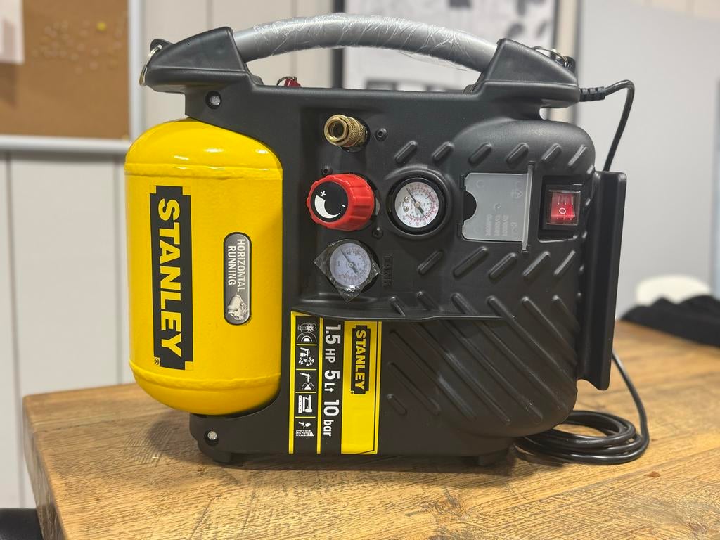 Stanley Luchtcompressor 1.5 PK 5L 10 bar, Ophalen, 10 bar of meer, Zo goed als nieuw, Minder dan 200 liter/min